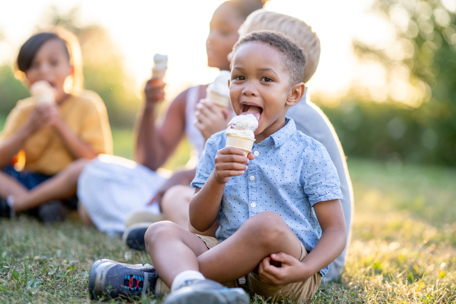 Kids eating ice cream